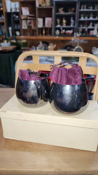 Antique vintage Empire Crafts silver plated creamer and sugar bowl. with bags and box ss98 wn6