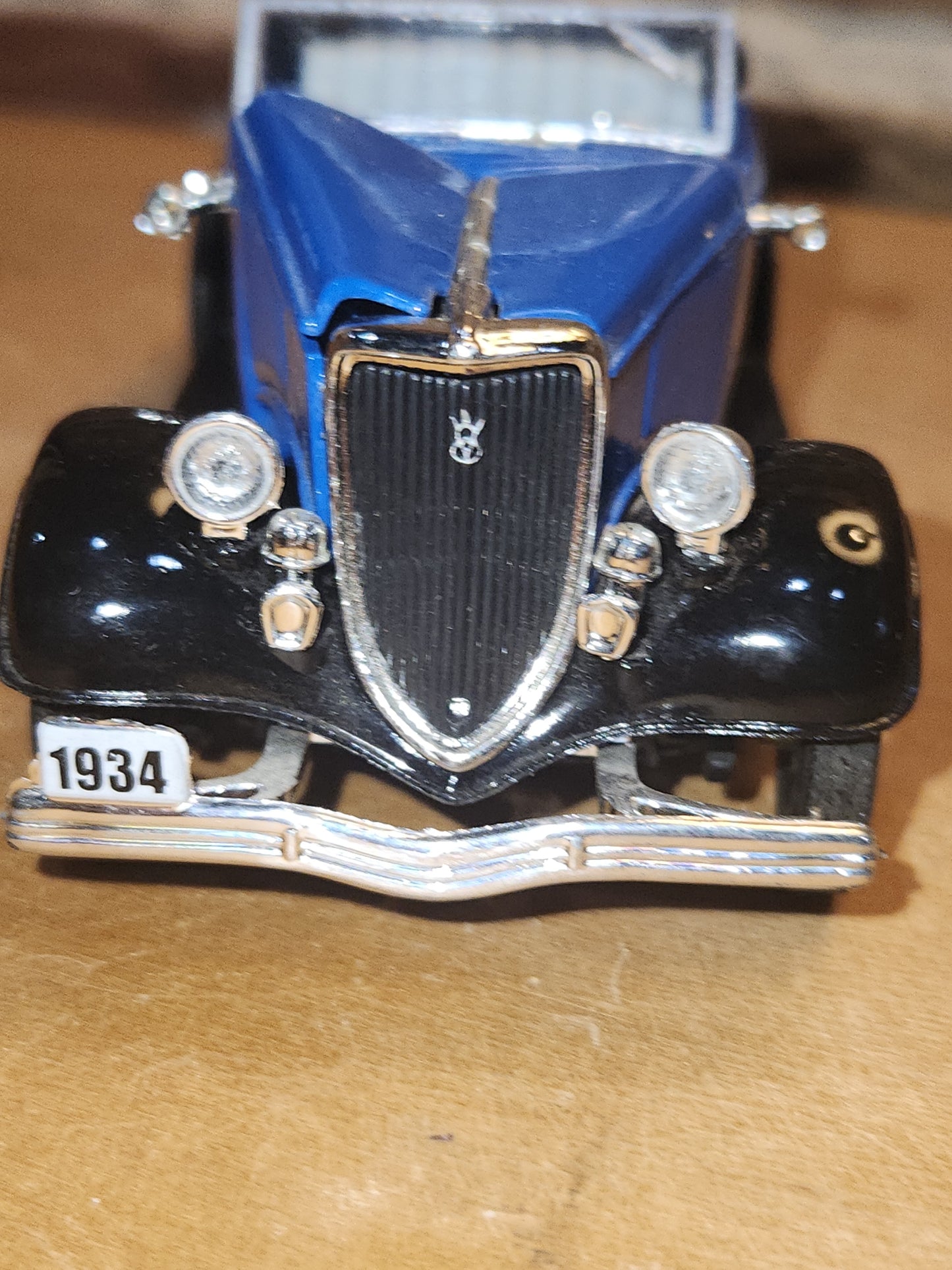 Vintage 1834 Ford V8 Roadster 1:32 Scale vc6
