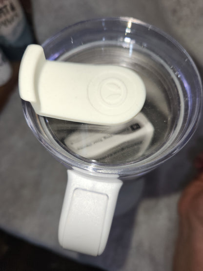 30 oz holographic rechargeable speaker on a tumbler sth1