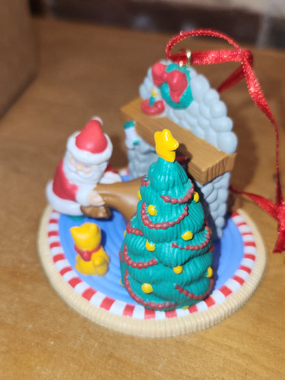 Vintage Avon Christmas Ornament Santa Delivering Gifts With Tree Fireplace Cat Kitten av018