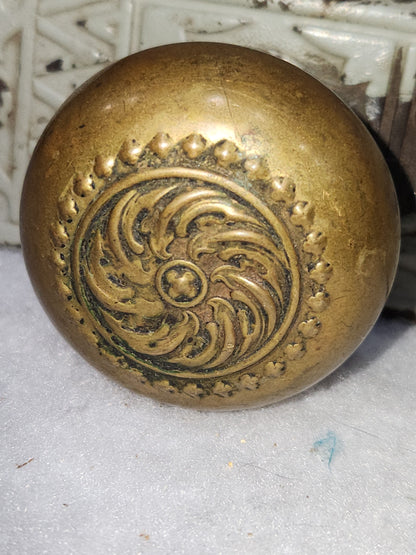 Antique Door Knob and Faceplate set kn1