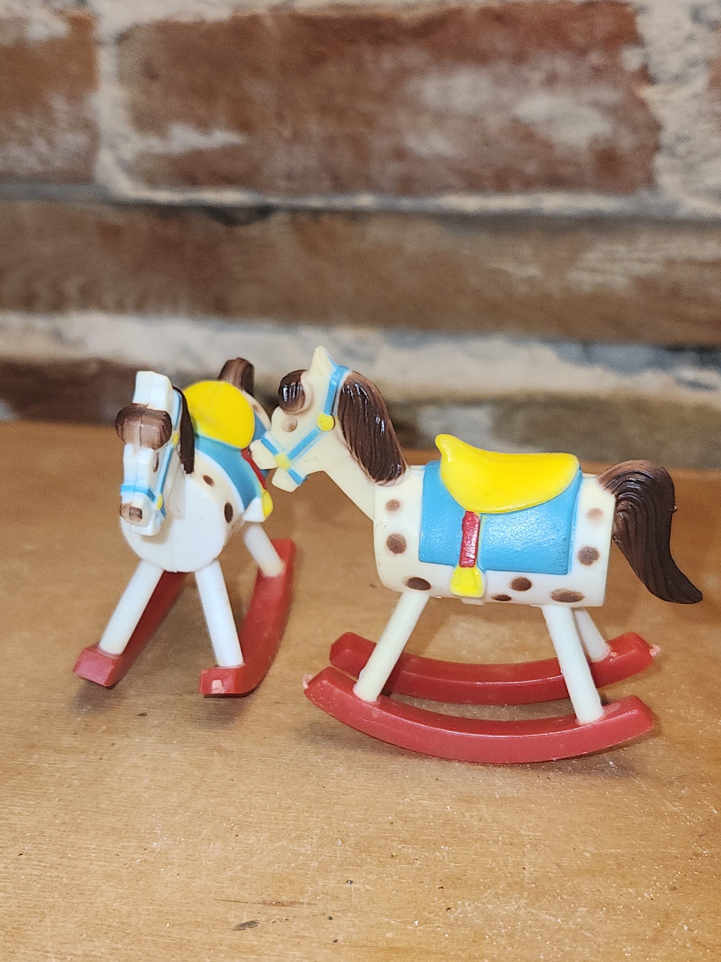 Vintage Wilton Cake Topper Toy Rocking Horse Plastic Miniature Dollhouse Figurine Set of 2 1978 Hong Kong AS IS rh6