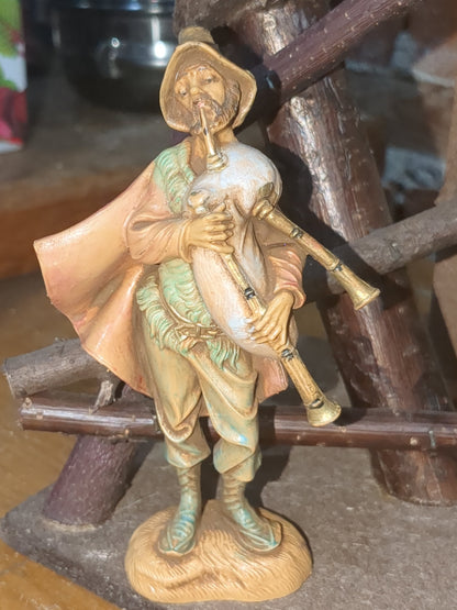 Vintage Fontanini 7 Piece Christmas Heirloom Nativity starter set 54061 Italy Jesus Mary Joseph Piper Angel lamb stable