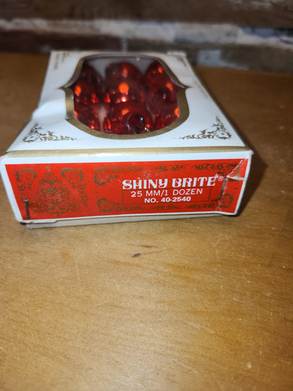 Box of Shiny Brite red ornament .98" 1" 25mm box of 12 bO01