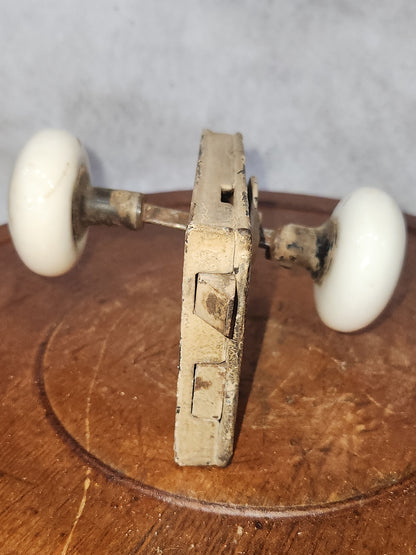 Kn6 Antique White Door Knob and Lock Set kn6