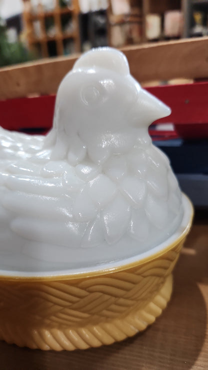 Vintage Avon Hen On Nest Milk Glass Covered trinket, candy, soap dish hon3