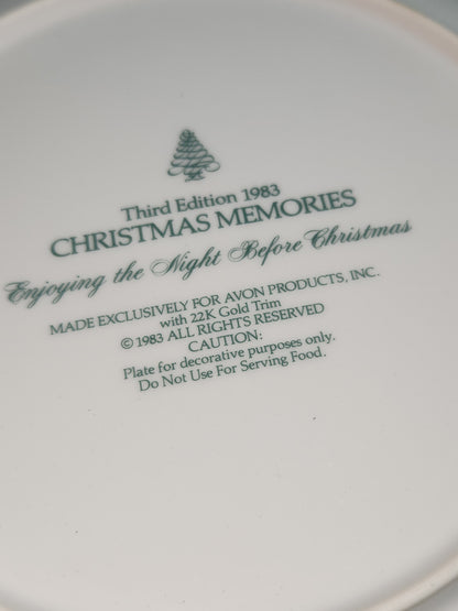Vintage Avon Christmas 1983 Thurd Edition Christmas Memories Enjoying the Night Before Christmas Plate 22k gold trim Original Box.